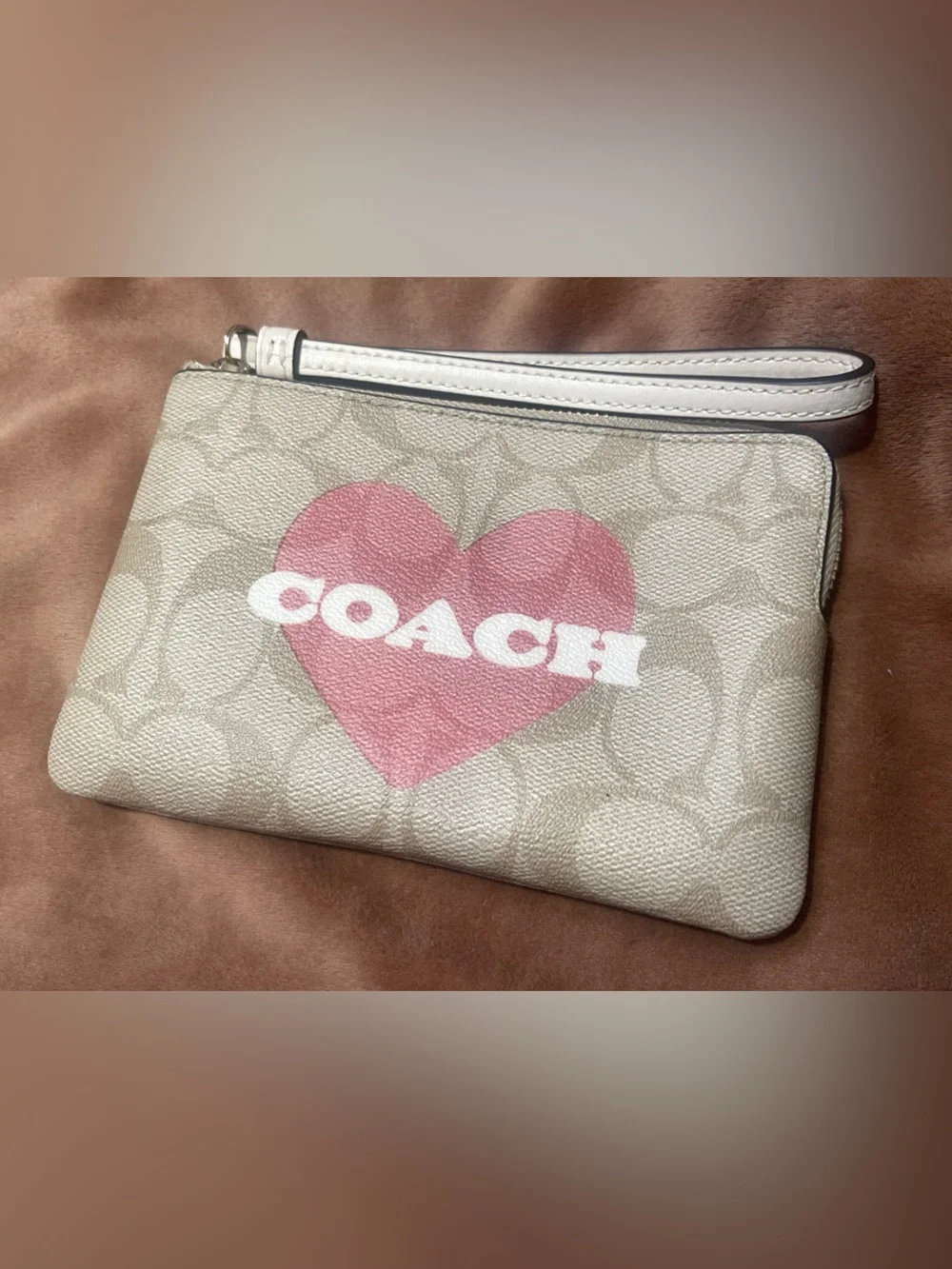 NWT Coach Heart Leather Zip Wristlet